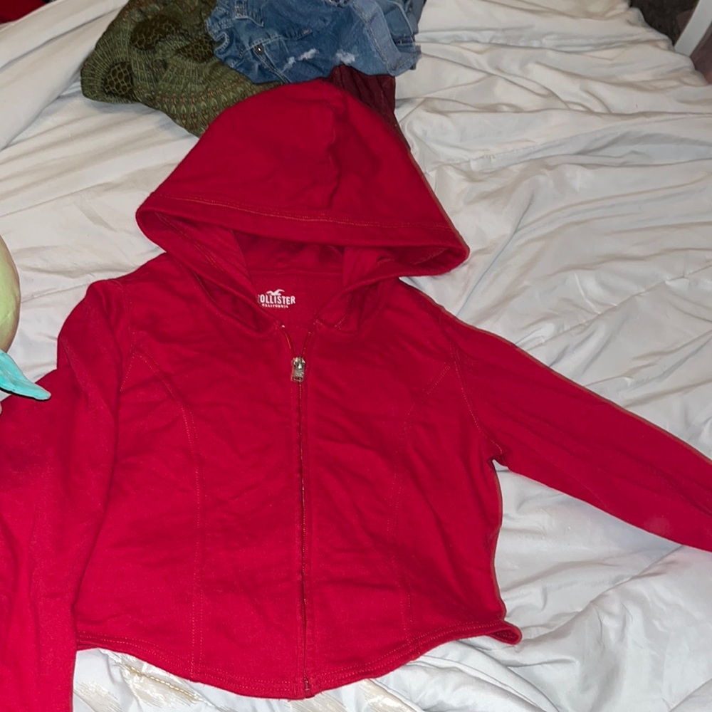Holister red cropped zip up - Picture 1 of 4